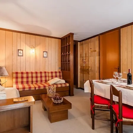 Elegant And Cozy In The Heart Of Cervinia Breuil-Cervinia